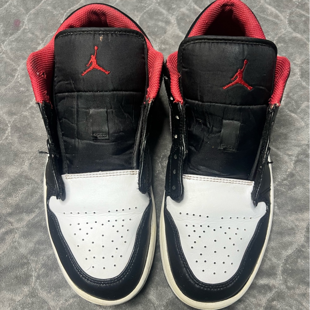 Black and red Air Jorden One